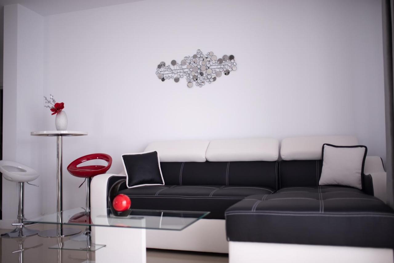 Apartament Denissia Oradea Εξωτερικό φωτογραφία