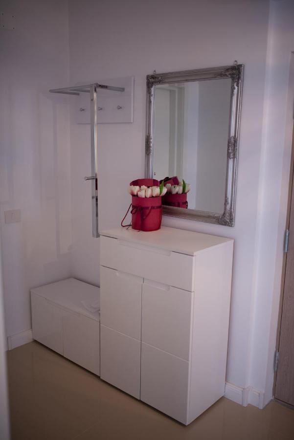 Apartament Denissia Oradea Εξωτερικό φωτογραφία