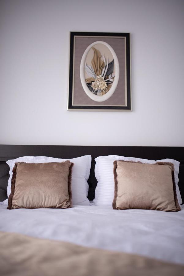 Apartament Denissia Oradea Εξωτερικό φωτογραφία